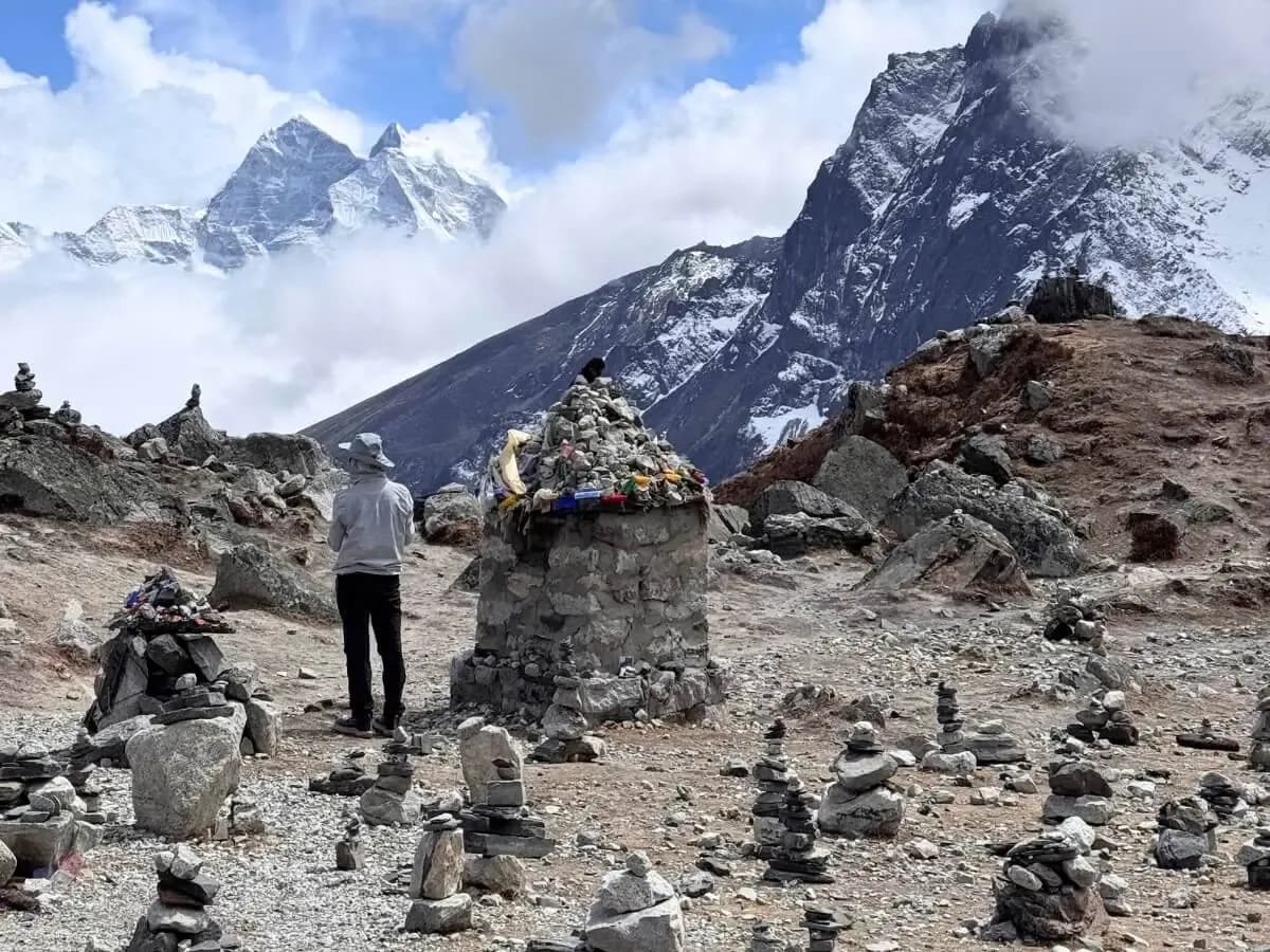 everest-memorial